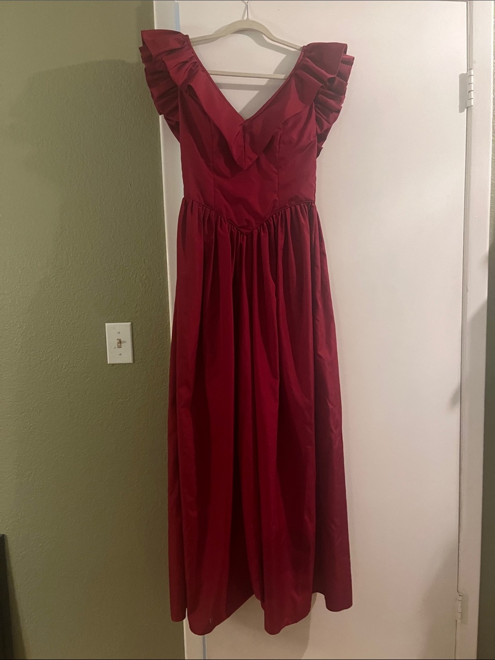 Vintage Elegant Ruby Ruffle Sleeve Maxi Dress